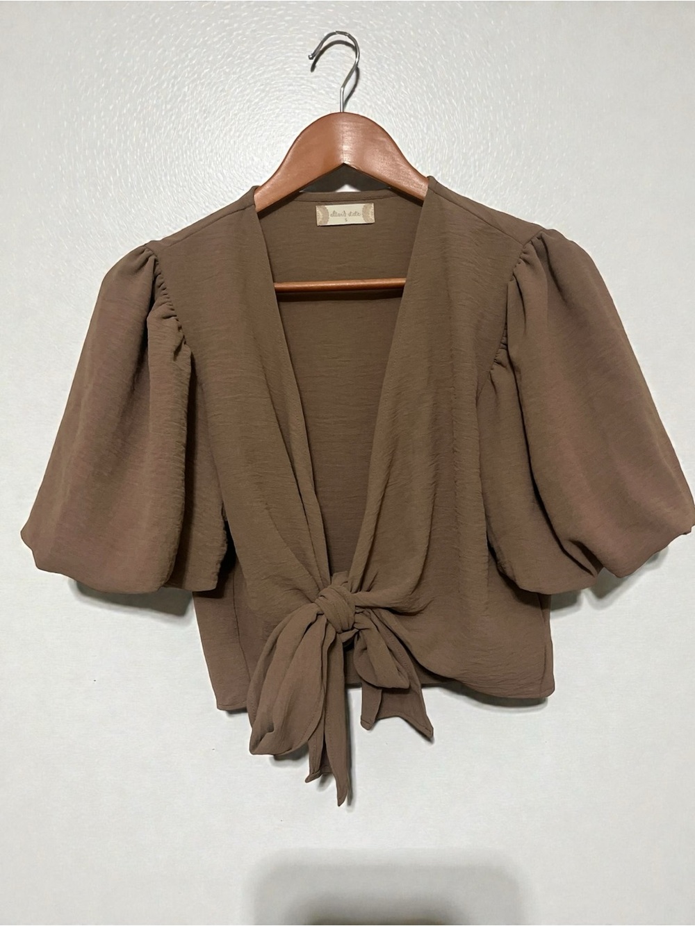 Altar’d State Neutral Brown Tie-Front Puff Sleeve Flowy Crop Top size S